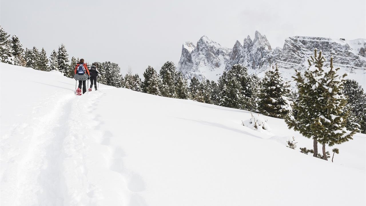 Foto: © Dolomites Val Gardena Event Schneeschuhwanderung Raschötz