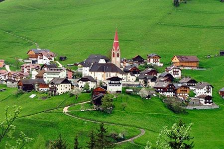 Dorffest in Enneberg Pfarre Wochenprogramm